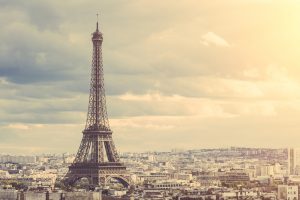 Gerade in Paris sind die Lebenshaltungskosten hoch - die Gehälter sind im Gegensatz dazu allerdings für den Unternehmer bezahlbar. (#01)