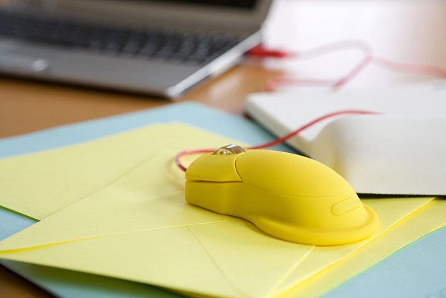 Mousepads, spezifische Fachbücher und alle Geschenke, die mit dem eigenen Unternehmen bzw. der Branche in Kontakt stehen, sind eine tolle Option, die es lohnt, auf Vorrat zu haben. (#04)