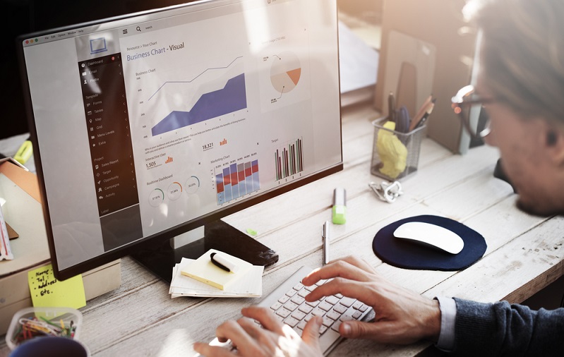 Bei Watson sind es gerade die unstrukturierten Daten, die für eine Analyse herangezogen werden. Zudem möchte IBM für das eigene Unternehmen die Service Cloud von Salesforce verwenden, um auf dieser Basis die Kundenbetreuung zu optimieren. (#01)