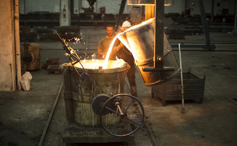 : Grundsätzlich profitiert die Industrie vom starken Absatz in Übersee, doch zu Jahresbeginn sind in erster Linie inländische Unternehmen die neuen Auftraggeber. (#01)