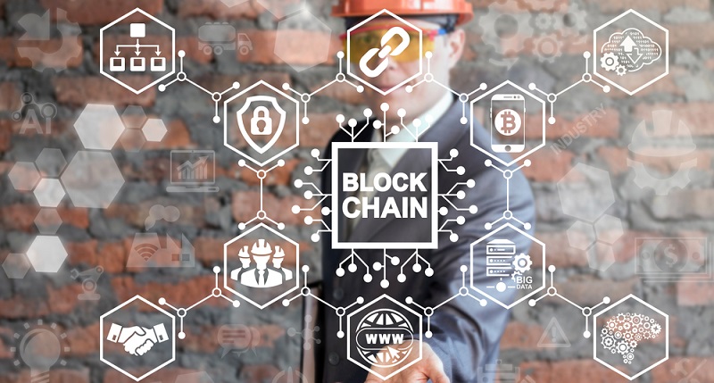 Blockchain schafft zweifelsohne eine sehr hohe Transparenz, die für alle Teilnehmer gut einsehbar ist. So lässt sich zum Beispiel dasselbe Produkt nicht mehrfach verkaufen, ohne dass dieser Betrug von anderen Marktteilnehmern aufgedeckt werden könnte. (#02)