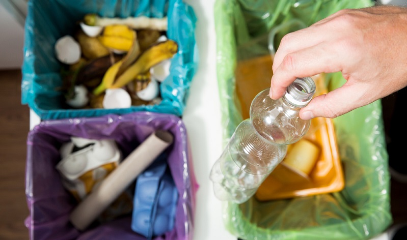 Etwa 20-30 % der Haushaltsmittel der Städte und Gemeinden landen im weltweiten Durchschnitt praktisch im Müll: Sie gehen für die Sammlung und Müllentsorgung drauf. (#02)