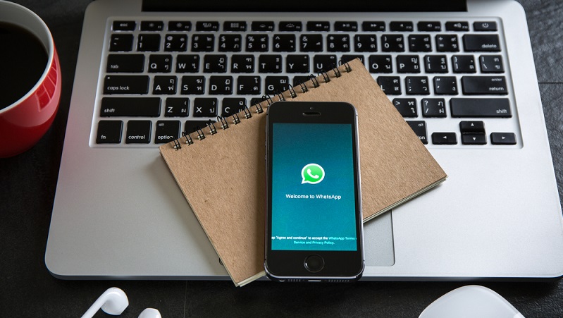 Wer ganz auf Nummer sicher gehen möchte, holt sich von jedem Kontakt in seinem Adressbuch die schriftliche Einverständniserklärung zur Weitergabe der Telefonnummer. Das dürfte allerdings viel Aufwand bedeuten und praktisch kaum umsetzbar sein. (#02)