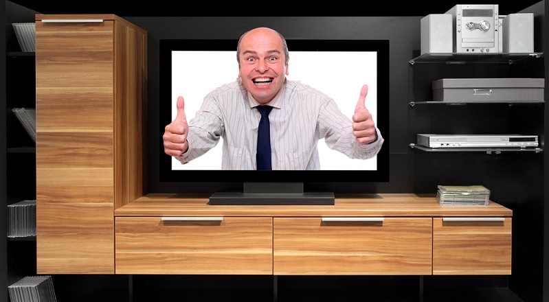 Medien finanzieren sich zu einem großen Teil über Werbeeinnahmen. Das gilt für Printmedien ebenso wie für private Rundfunk- und Fernsehsender, für zahlreiche Webseiten und auch für Videoblogs. (#01)