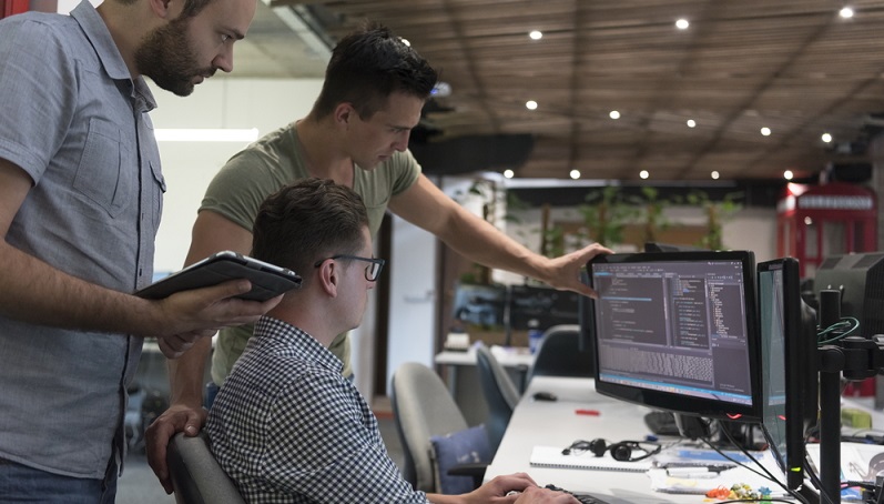 Allerdings ist die Vergabe solcher Kleinkredite nur mit der geeigneten Software möglich. Diese hilft durch ihre Systematik, die vorgeschriebenen Standards einzuhalten und gleichzeitig das Verfahren zu beschleunigen. (#01)