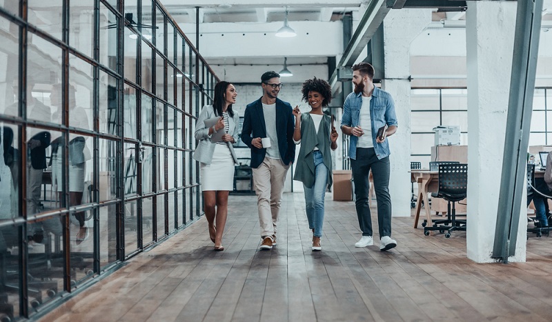 Die Unternehmenskultur soll agil sein, das heißt, dass Wissen geteilt wird, um es differenzierter zu gestalten und um es zu vermehren. Generell sollte eine gewisse Experimentierfreude vorhanden sein, Wissen soll sich vernetzen, Fähigkeiten und Fertigkeiten der Mitarbeiter müssen Hand in Hand in Richtung Erfolg gehen. (#03)