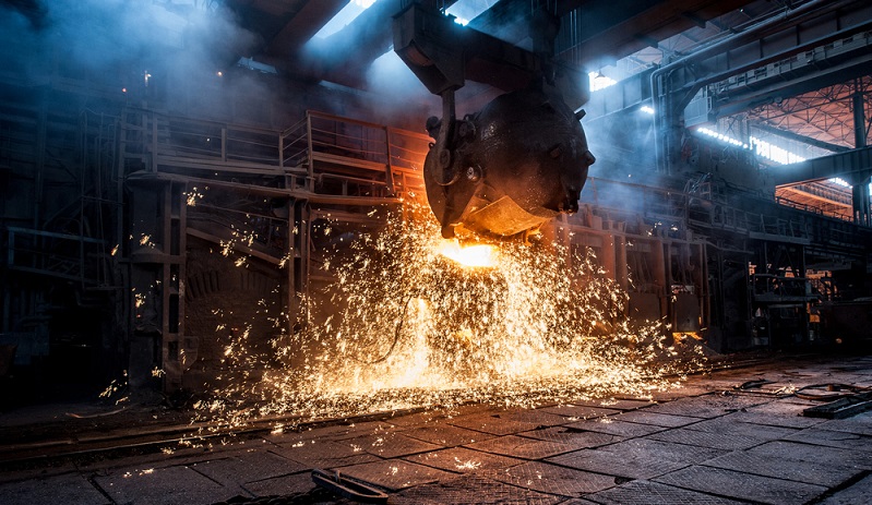 Die Beschäftigten der Metallgießerei W. Schmidt können dank des erfolgreichen Insolvenzverfahrens und des neuen Investors nun hoffnungsvoll in die Zukunft blicken, denn ihre Expertise in Bezug auf das Handformverfahren ist weiter gefragt. (#03)