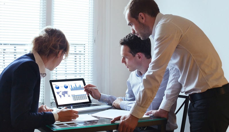 Oft fehlen Zeit und Geld, um sich Ausstattung und Wissen mit großem Aufwand ins Haus zu holen. Schließlich will man sich mit seiner eigentlichen Arbeit beschäftigen. Intuitive Lösungen, wie die des Berliner Startups, sind eine zukunftsträchtige Alternative. (#01)
