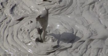 Anhydrit: über die Risiken der Geothermie Anhydrit: wenn Wasser auf den Gipskeuper trifft, quillt dieser auf.