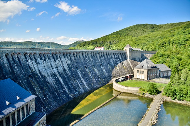 Es ist das Ziel, dass bis zum Jahr2020 die erneuerbaren Energiequellen die Hälfte des Energiebedarfes abdecken. (#03)