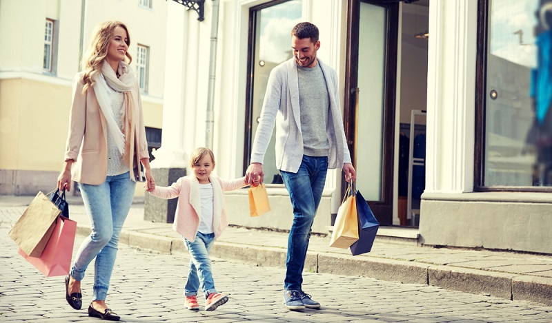 Wer seinen Kunden einen umfangreichen Service bieten möchte, der sich über alle gebotenen Kanäle erstreckt, der kommt nicht darum herum, das Thema Connected Commerce anzugehen. (#02)