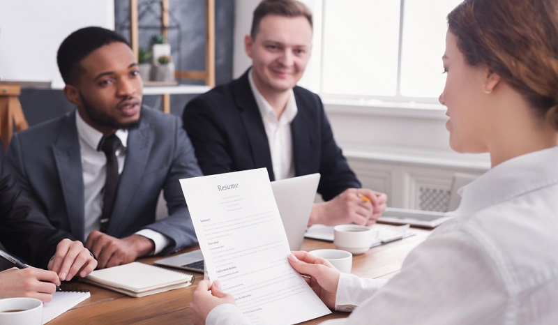 Wenn der Arbeitgeber sein Image so gestalten will, dass es den Wertvorstellungen der Kandidaten entspricht, dann ist es wichtig, darauf zu achten, auf welche Weise diese sich über die Unternehmenskultur informieren