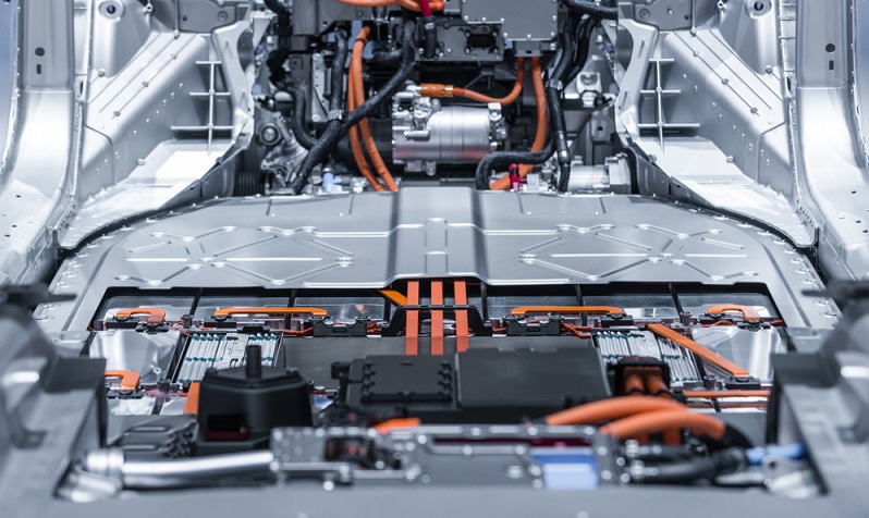 Die Herausforderung für die Ingenieure besteht darin, eine gleichmäßige Temperatur zu erreichen. Dies allerdings in jeder einzelnen Zelle der Batterie! Es sind konsequente Temperaturmessungen gegen den Ladungsverlust der Batterien nötig, denn die Abweichungen der Temperaturen in den einzelnen Zellen dürfen höchstens zwei Grad Celsius betragen.