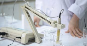 Induktive Leitfähigkeitselektroden: Sichere und präzise Messungen in schwierigen Umgebungen Induktive Leitfähigkeitselektroden: Sichere und präzise Messungen in schwierigen Umgebungen