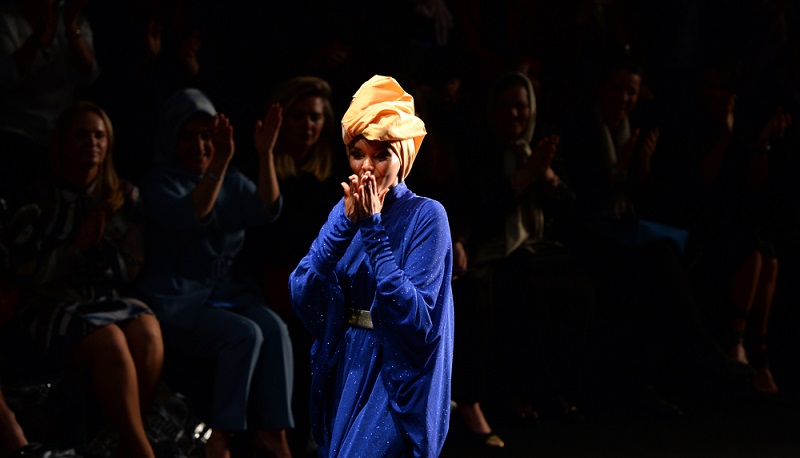 Halima Aden hat noch einen weiteren Erfolg für sich verbuchen können. Sie ist nun seit Neuestem neben Larsen Thompson oder Georgia May Jagger eine Pandora Muse. ( Foto: Shutterstock- Burcu Ergin )
