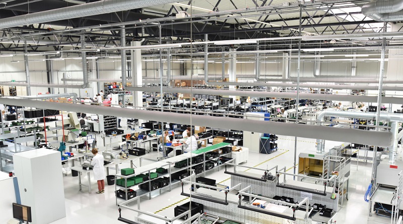 Baulicher, anlagentechnischer und organisatorischer Brandschutz müssen beim Bau einer Stahlhalle eingehalten werden. ( Foto: Shutterstock- industryviews )