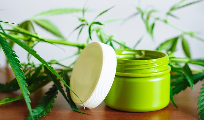 CBD wird schon lange für medizinische Zwecke sowie für die Steigerung des Wohlbefindens eingesetzt. ( Foto: Shutterstock-PRO Stock Professional _)