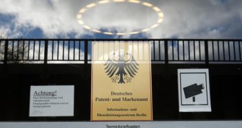 Patent Institut Europa: Patent auf Schimpansen gekippt! Patent Institut Europa: Patent auf Schimpansen gekippt! ( Foto: Shutterstock-Gadalab)