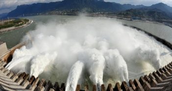 Wasserenergie: wie aus Wasser Strom wird und warum die Chinesen die Nase vorn haben Wasserenergie: wie aus Wasser Strom wird und warum die Chinesen die Nase vorn haben ( Foto: Shutterstock- isabel kendzior )