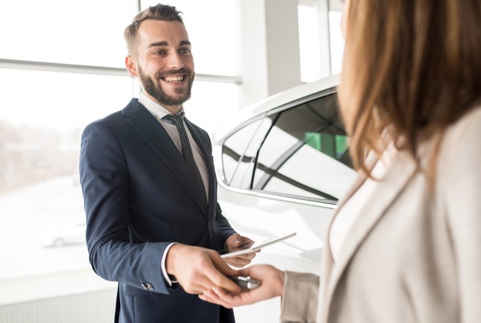 Der B2B-Vertrieb gilt in Deutschland als Nachzügler der Digitalisierung. Allerdings brachte das jahr 2020 die Erkenntnis, dass hier schnell gehandelt und digitalisiert werden muss. (Foto: shutterstock - SeventyFour)
