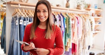 10 gut bezahlte Jobs ohne Ausbildung: Monatsgehalt bis maximal 10.089,13 Euro 10 gut bezahlte Jobs ohne Ausbildung: Monatsgehalt bis maximal 10.089,13 Euro ( Foto: Shutterstock-Monkey Business Images )