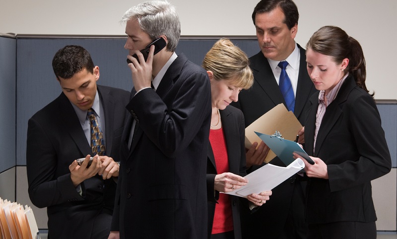 Für den Bereich der IT sollte ein Ansprechpartner festgelegt werden, der einen Vertreter braucht. ( Foto: Shutterstock- AVAVA_)