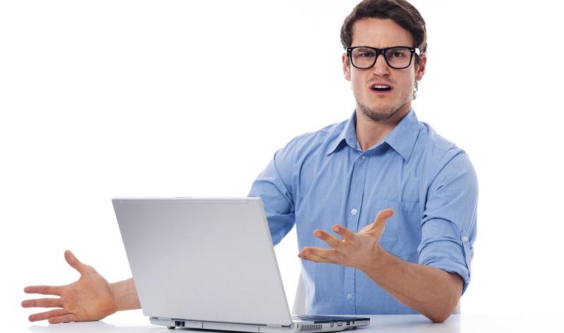 Für den Bereich der IT sollte ein Ansprechpartner festgelegt werden, der einen Vertreter braucht. Sollte einer der beiden oder sogar beide das Unternehmen verlassen, muss an den Nachfolger für diese Aufgabe gedacht werden! ( Foto: Shutterstock-gpointstudio )