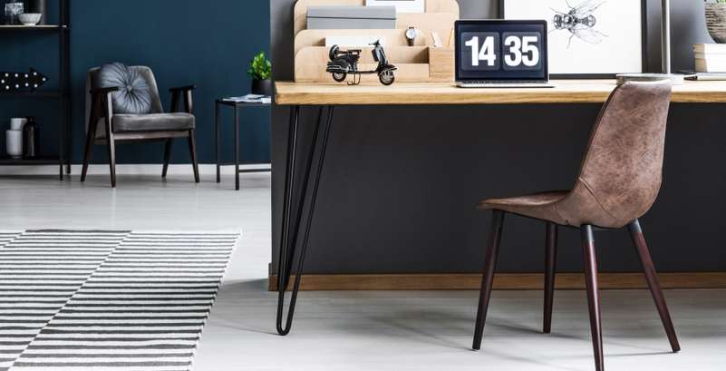 Dieses Home-Office bietet sich für den Geschäftsmann an, der die Welt im Blick haben will – wenn auch nur zeitlich gesehen. ( Foto: Shutterstock- Daxiao Productions)