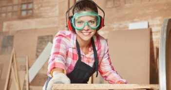 Arbeitsschutz in Hessen: Mangelhafte Pflichtvorsorge Arbeitsschutz in Hessen: Mangelhafte Pflichtvorsorge ( Foto: Adobe Stock-Rawf8 )