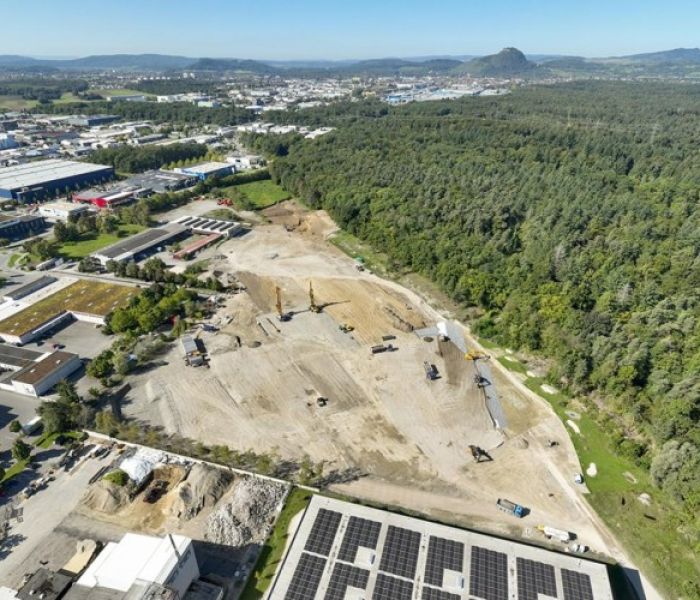 Baufeld des neuen Logistikzentrums (Foto: Transco)