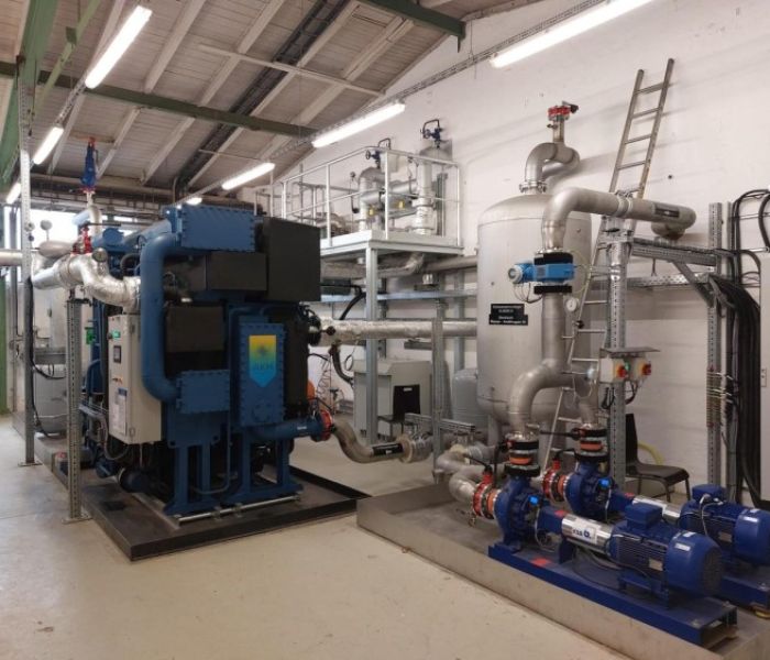 Neue LiBr/Wasser-Absorptionskältemaschine in Nienburg (Foto: BASF)